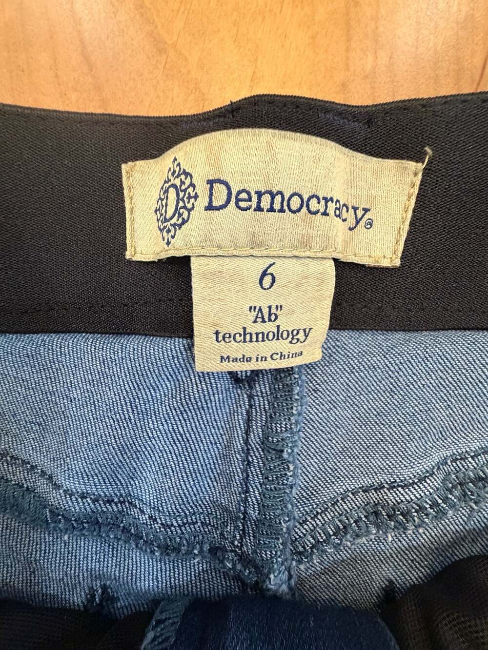 Democracy Women's Raw Hem Ankle Jeans Size 6